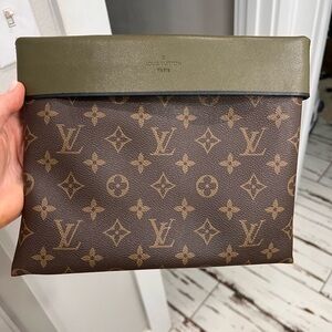 Louis Vuitton Clutch